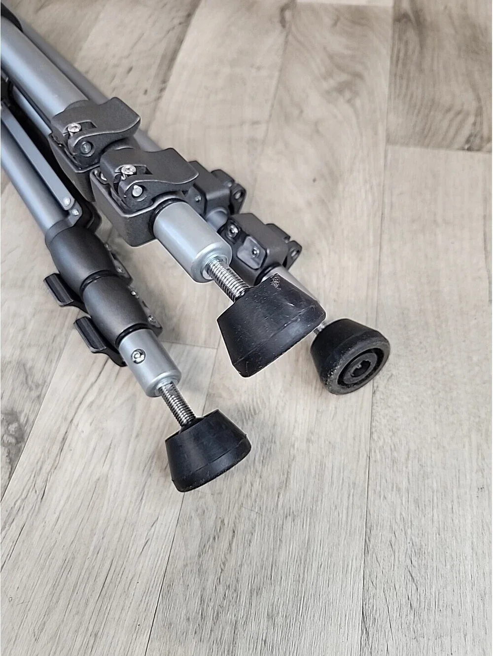 Amvona Dynatran Professional Series Tripod Model AT-6308 - Extends to 51